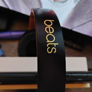 Beats wireless Bluetooth headphonesby dre studio 3